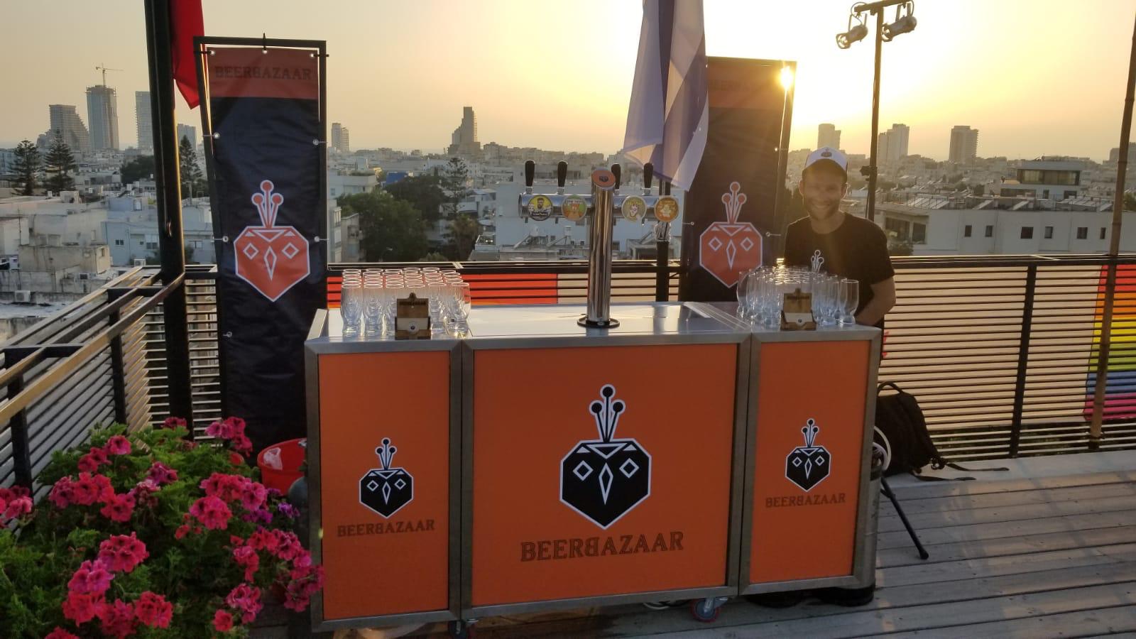 ימי גיבוש במשרד והרמות כוסית